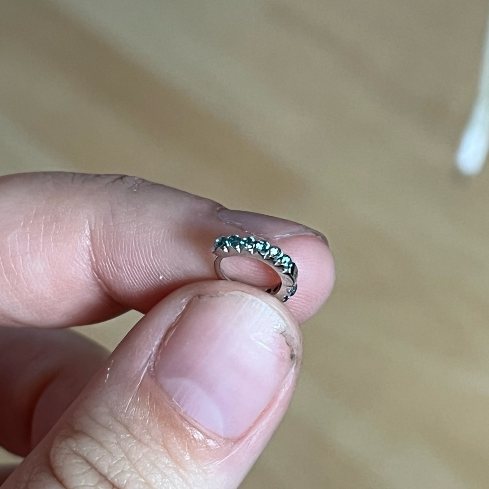 Maria Tash LIGHT BLUE INVISIBLE SET DIAMOND *LA Exclusive* 6.5mm Hoop